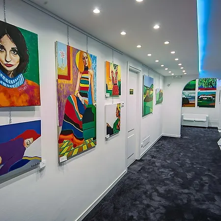 Casa de hóspedes Gallery 2*