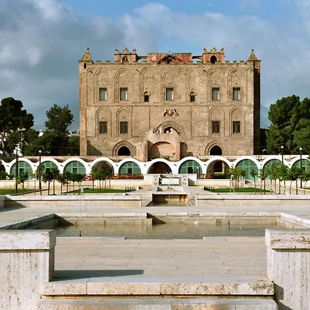 Gallery 4*