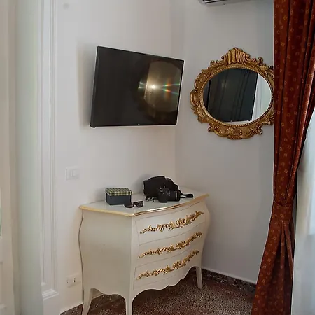 Gallery 4*