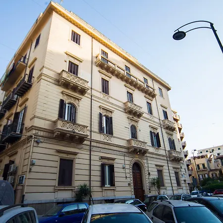 Casa de hóspedes Gallery 4*