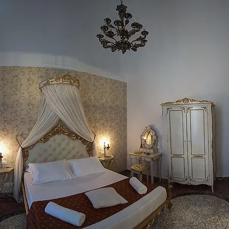 Gallery Konukevi 4*