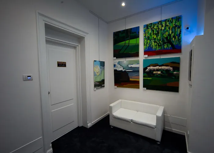 Gallery Guest house 4*