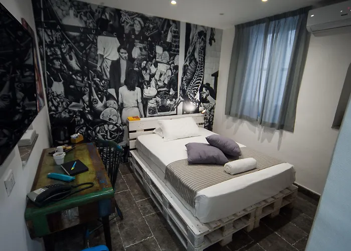 Gallery 4*