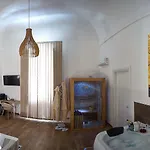 בית הארחה Gallery 4*