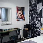 Gallery בית הארחה 4*